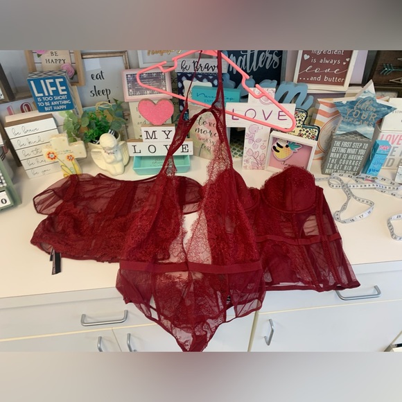 3 piece set - VINTAGE Victoria’s Secret ((you get all 3 pieces)) - Picture 1 of 16